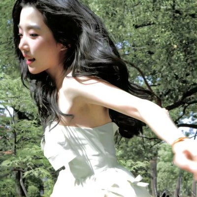 热裤荡女